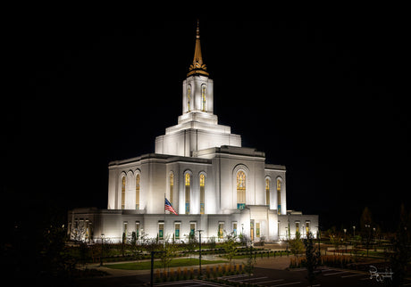 The Orem Utah Temple at night.