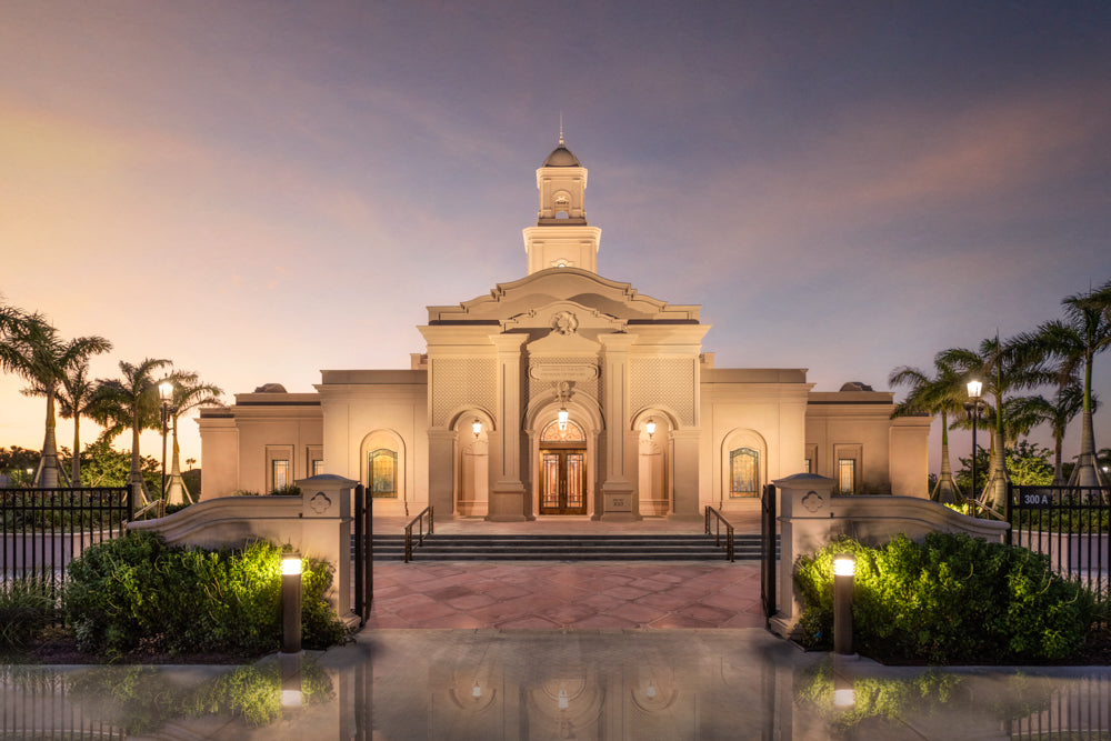 The McAllen Texas Temple at dusk.