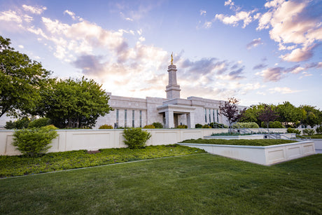 Angled photo of the Monticello Temple on a sunny summer day.